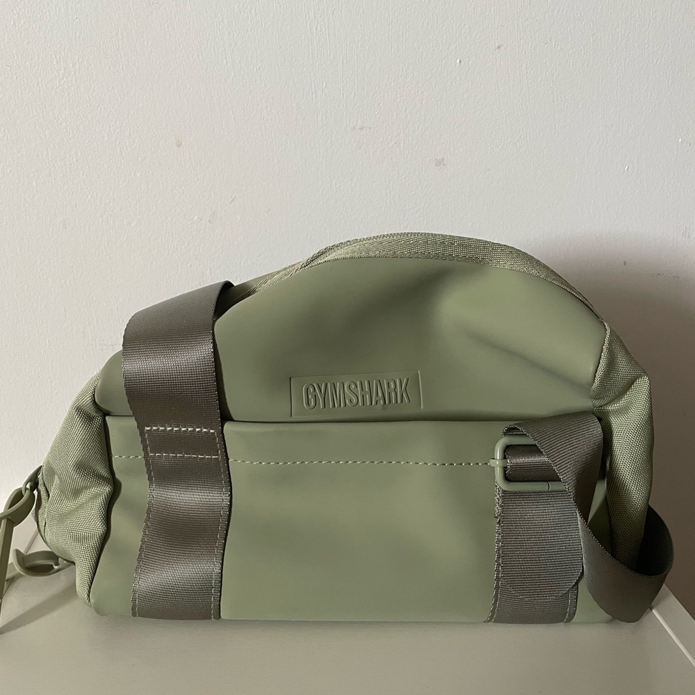 Green Gymshark mini bag